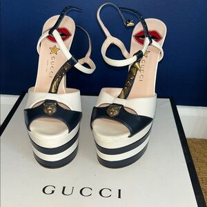 Gucci Women's Feline Head Accent Leather T-Strap Pumps navy